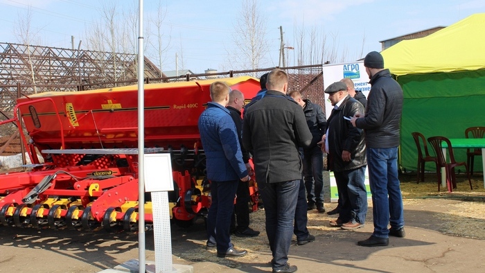 Стерневая комбинированная сеялка Vaderstad Rapid RD 400 С