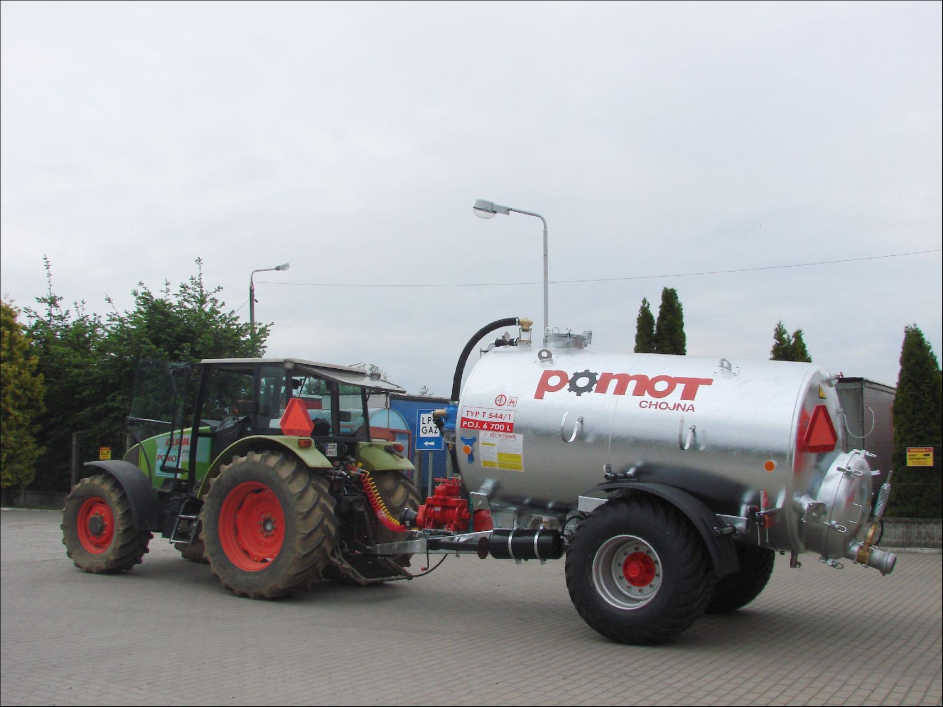 Pomot. Прицепные разбрасыватели минеральных удобрений